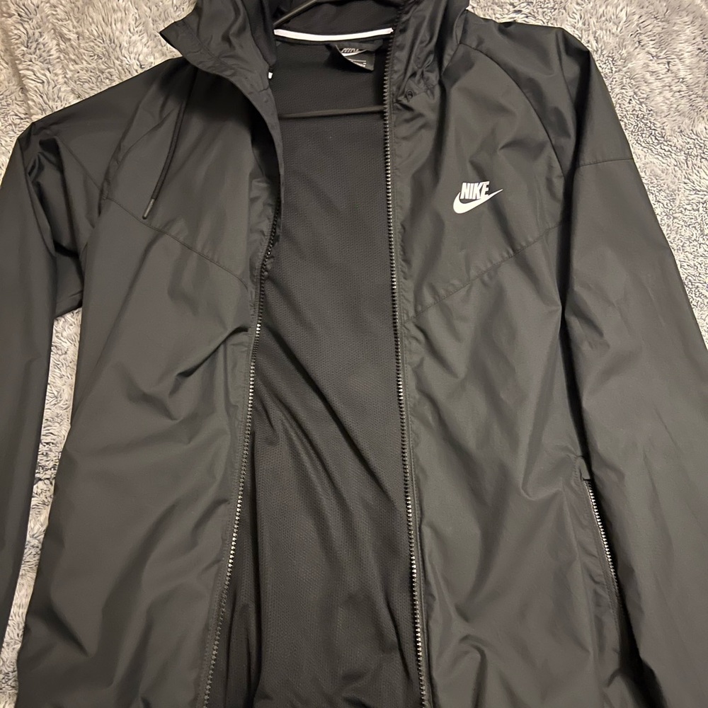 Nike windbreaker.  Like new condition!!